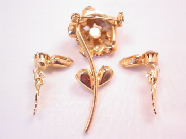 Nice Topaz-Colored Rhinestone Flower Pin and Earrings Set - Image 2