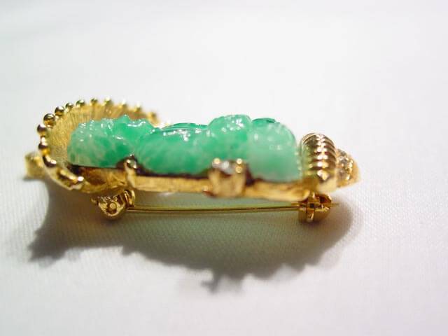 Green Glass Buddah Under an Umbrella Pin - Image 3