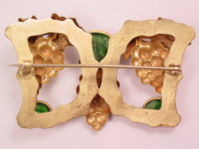 Old Grapes Sash Pin - Image 3