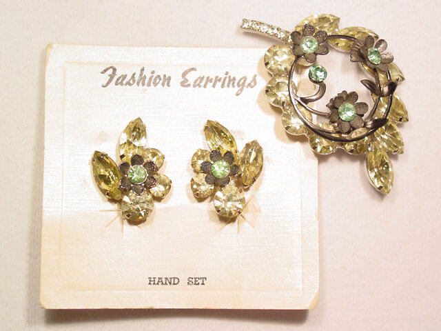 Yellow Floral Pin and Earrings Set - Image 3