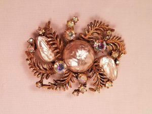Pearl and Aurora Borealis Har Pin