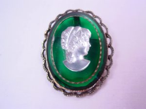 Green and White Frosted Glass Cameo Pendant/Brooch