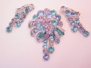 Absolutely Stunning Lavender and Aqua Eisenberg Pin and Earrings Set