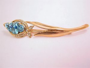Simple Yet Elegant Blue Flower Bud Brooch