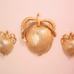 Sarah Coventry Golden Apple Pin and Earrings Set