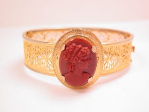 Beautiful Filigree Bracelet with Reddish-Brown Glass Cameo