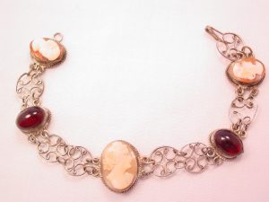 Real Shell Cameos and Garnet Cabochon Bracelet