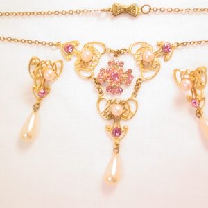 Delicate Pink Rhinestone and Imitation Pearl Necklace and Earrings Set