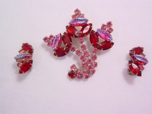 Pink and Red Stylized Bouquet Pin and Earrings Set