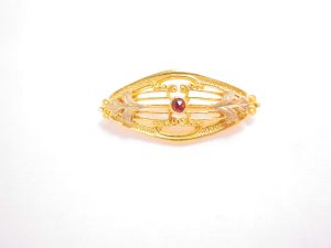Garnet and Filigree Goldtone and Silvertone Filigree Bar Pin