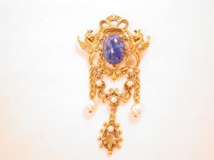 Florenza Crown and Seahorse Imitation Blue Marble Pin
