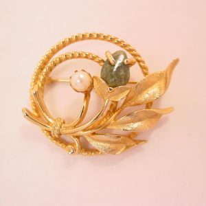 Sarah Coventry Jade and Pearl Round Floral Pin