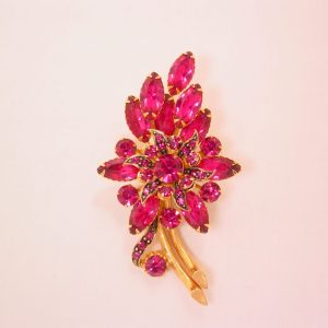 Magenta Rhinestone Stylized Leaf Pin
