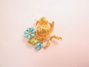 Mylu Bird on a Branch with Imitation Turquoise Flower Pin