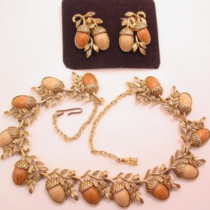 Acorns of Imitation Wood Necklace and Earrings