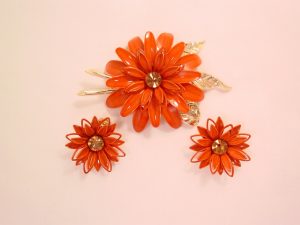 Lisner Rust-Colored Enamel Flower Pin and Earring Set