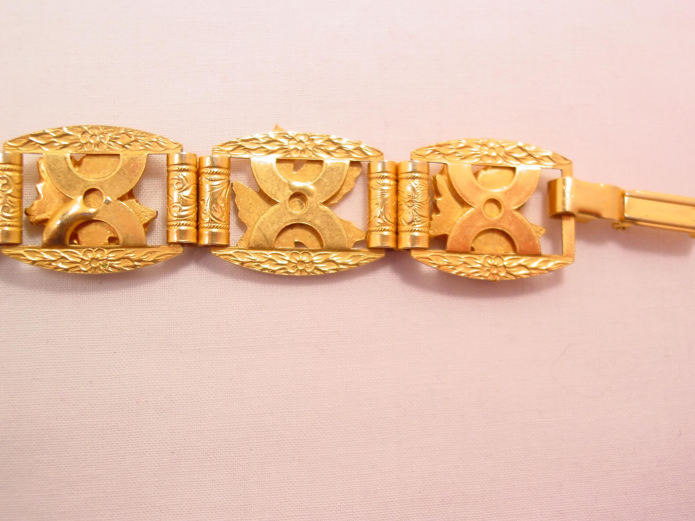 Royal Canadian Mounted Reverse Glass Old Souvenir Bracelet from Windsor Canada - Image 7