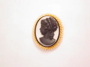 Satin Black Glass Cameo and Imitation Pearls Pin