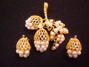 Lisner Imitation Pearl Leaf and Berries Pin and Earrings Set