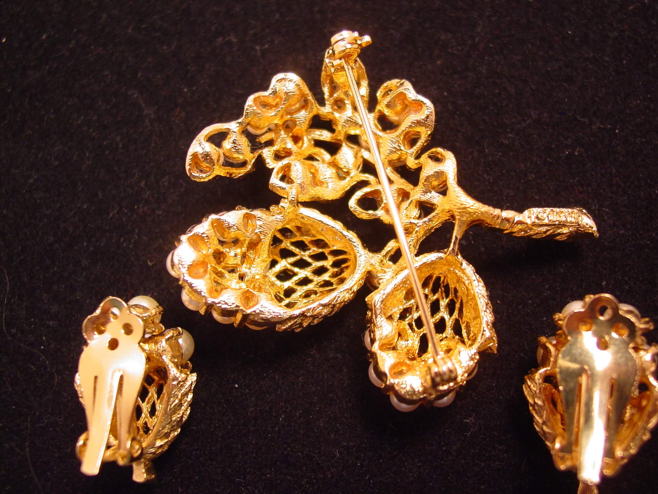 Lisner Imitation Pearl Leaf and Berries Pin and Earrings Set - Image 2