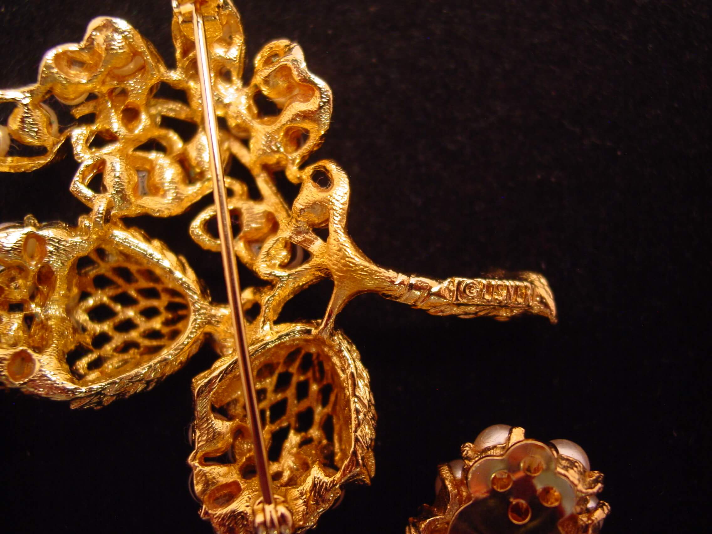 Lisner Imitation Pearl Leaf and Berries Pin and Earrings Set - Image 3