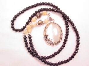 Cute White Opalescent Oval and Flowers Necklace