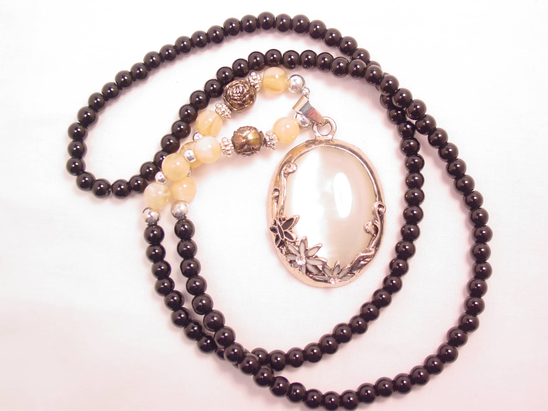 Cute White Opalescent Oval and Flowers Necklace