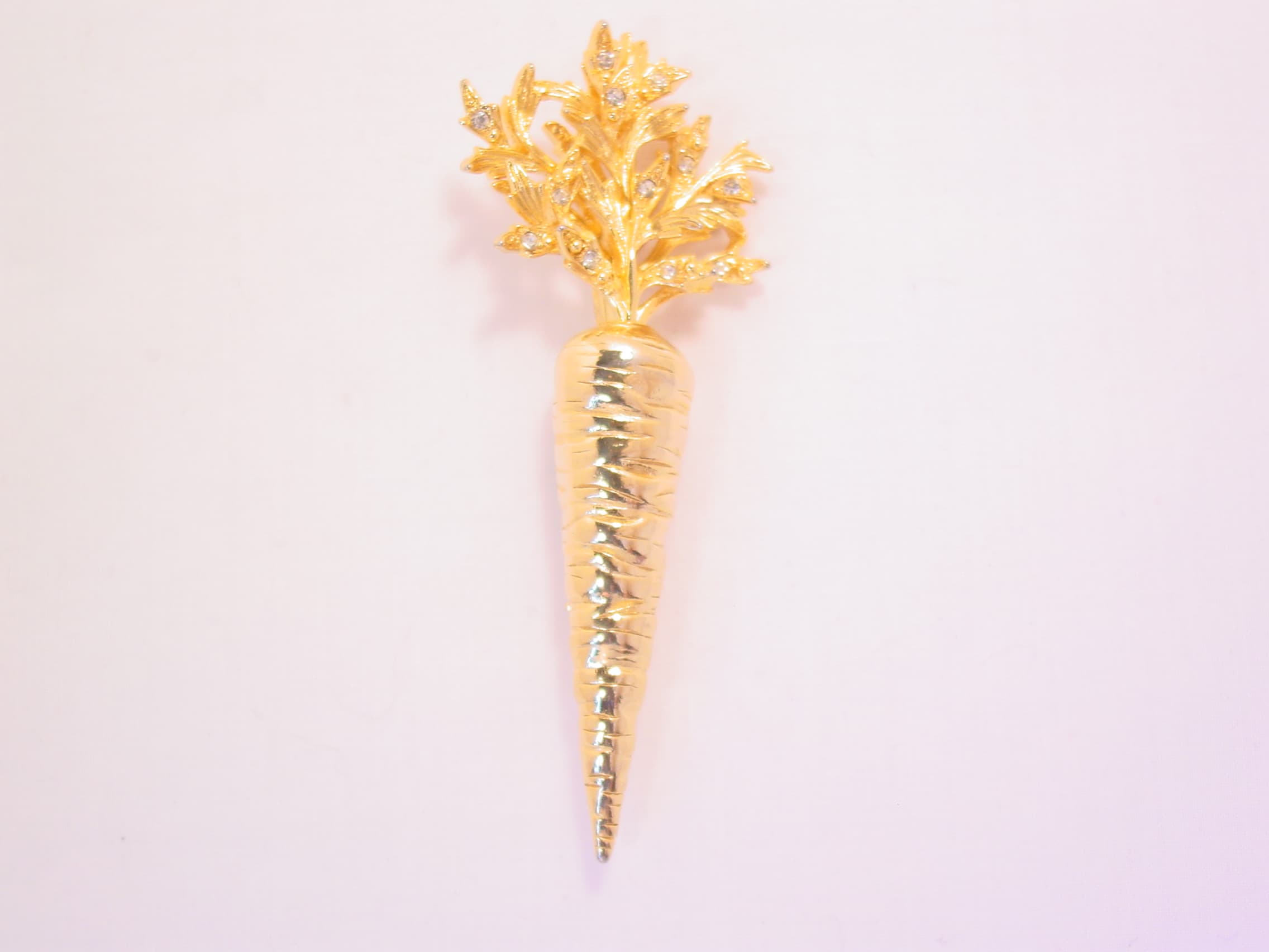 Tona Carrot Pin - Image 4
