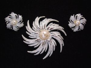 Sarah Coventry Silver Swirl and Pearl Pin and Earrings Set