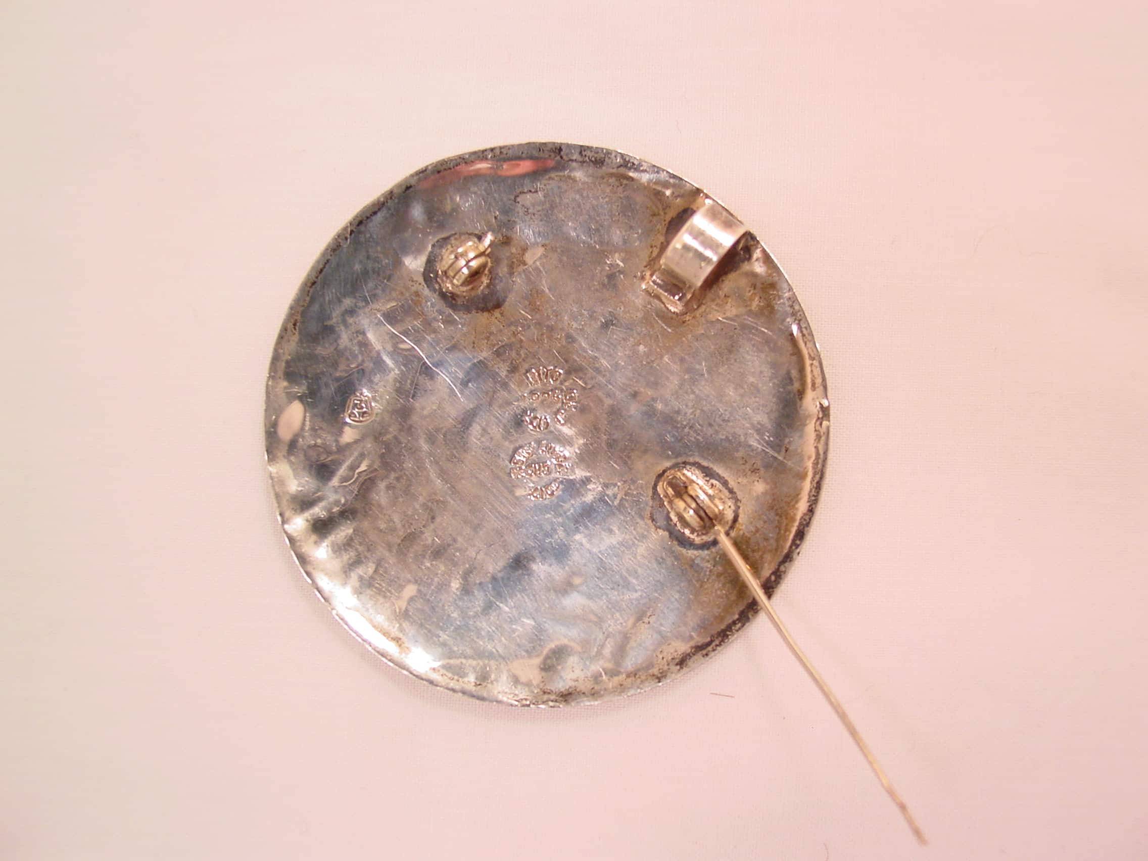 Aztec Warrior Crushed Stone and Sterling Silver Round Pendant/Pin - Image 4