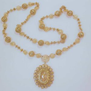 Stunning Goldtone Filigree Necklace with Filigree Edelweiss in Dome