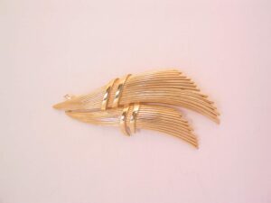 Trifari Comet Tails Pin