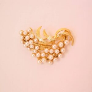 ART Pearl Spray Pin