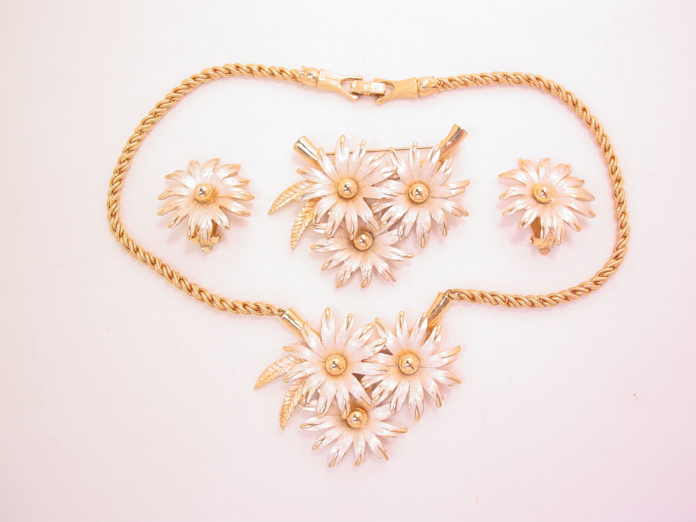 Silver and Gold Daisy Parure - Image 5