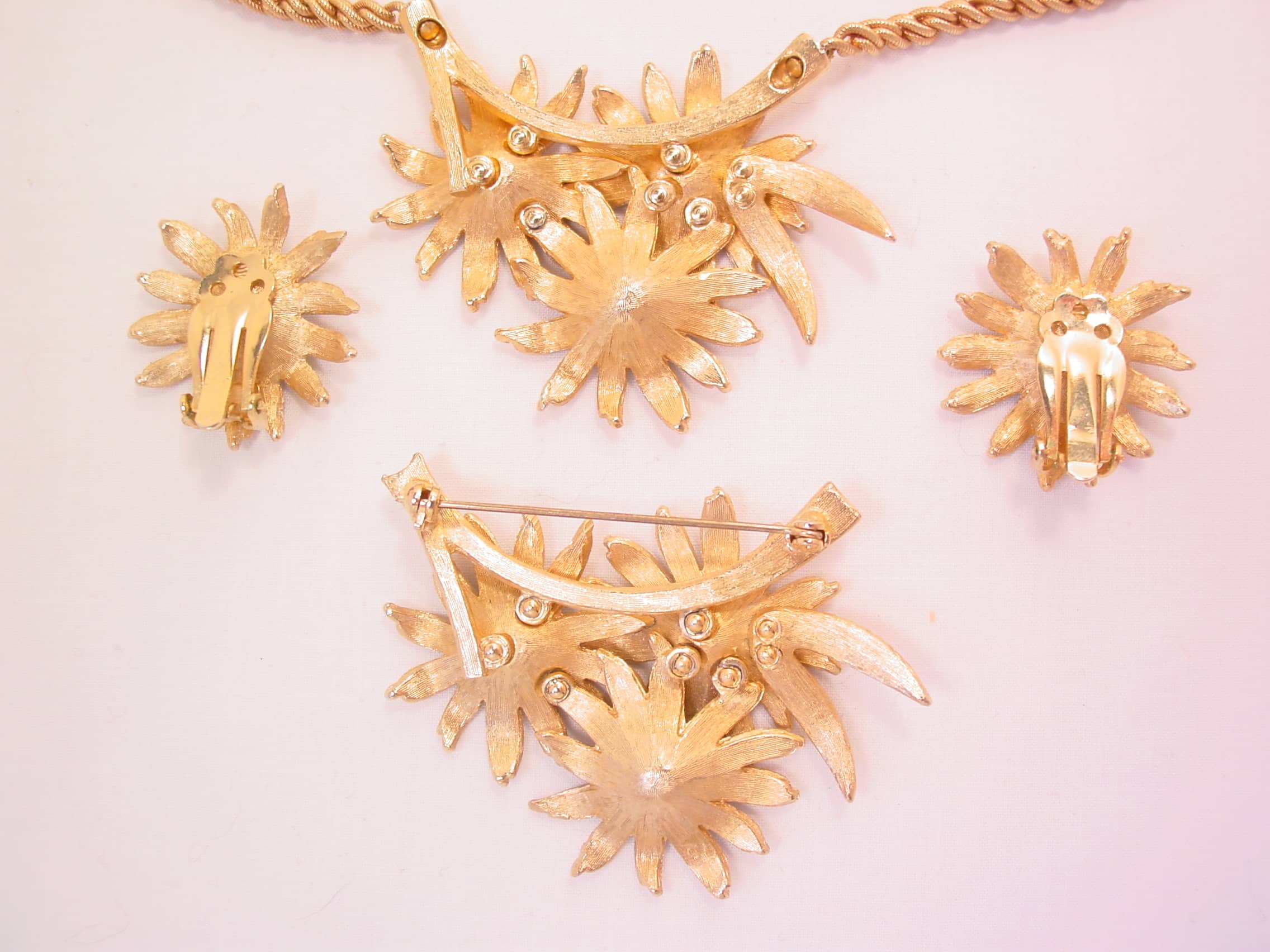 Silver and Gold Daisy Parure - Image 3