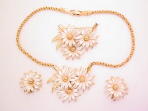 Silver and Gold Daisy Parure