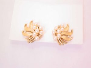 TRIFARI goldtone and pearl earrings