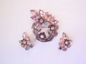 Dusty Pink Floral Rhinestone Pin and Earrings Set