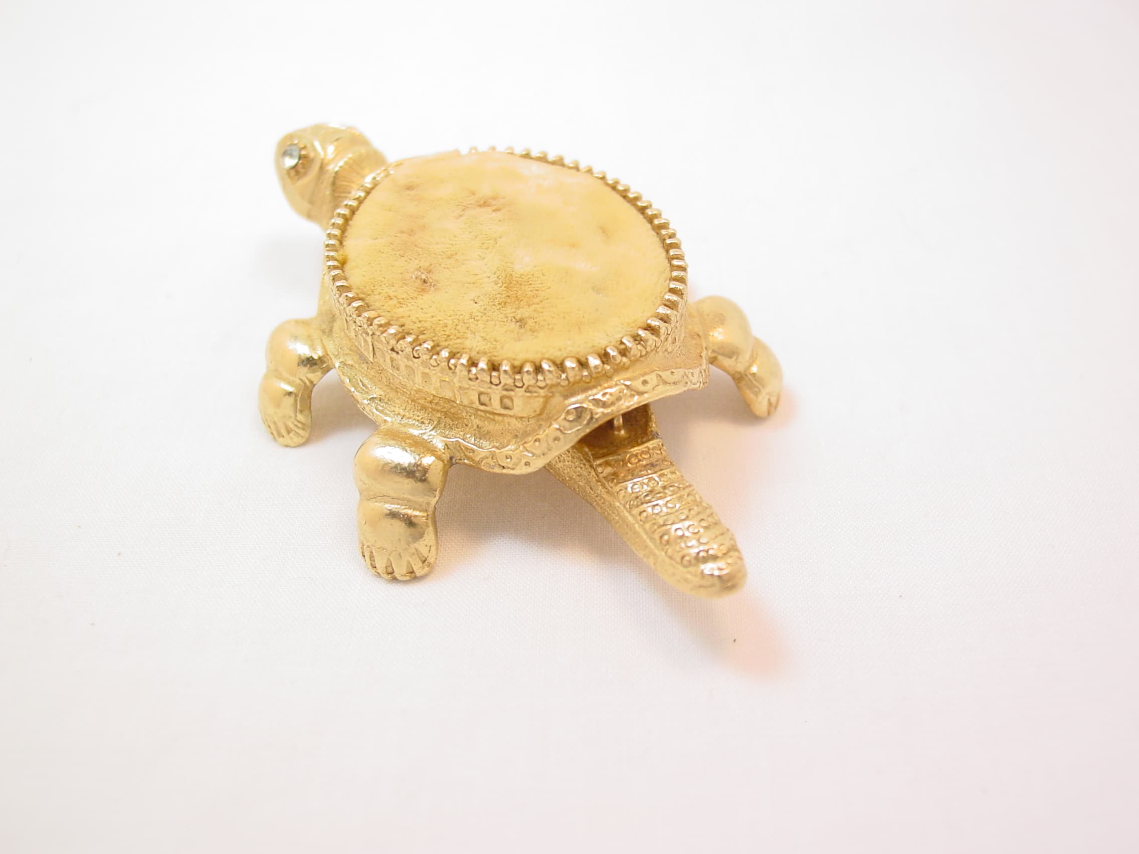 Blue-Eyed Florenza Turtle Pin Cushion - Image 3