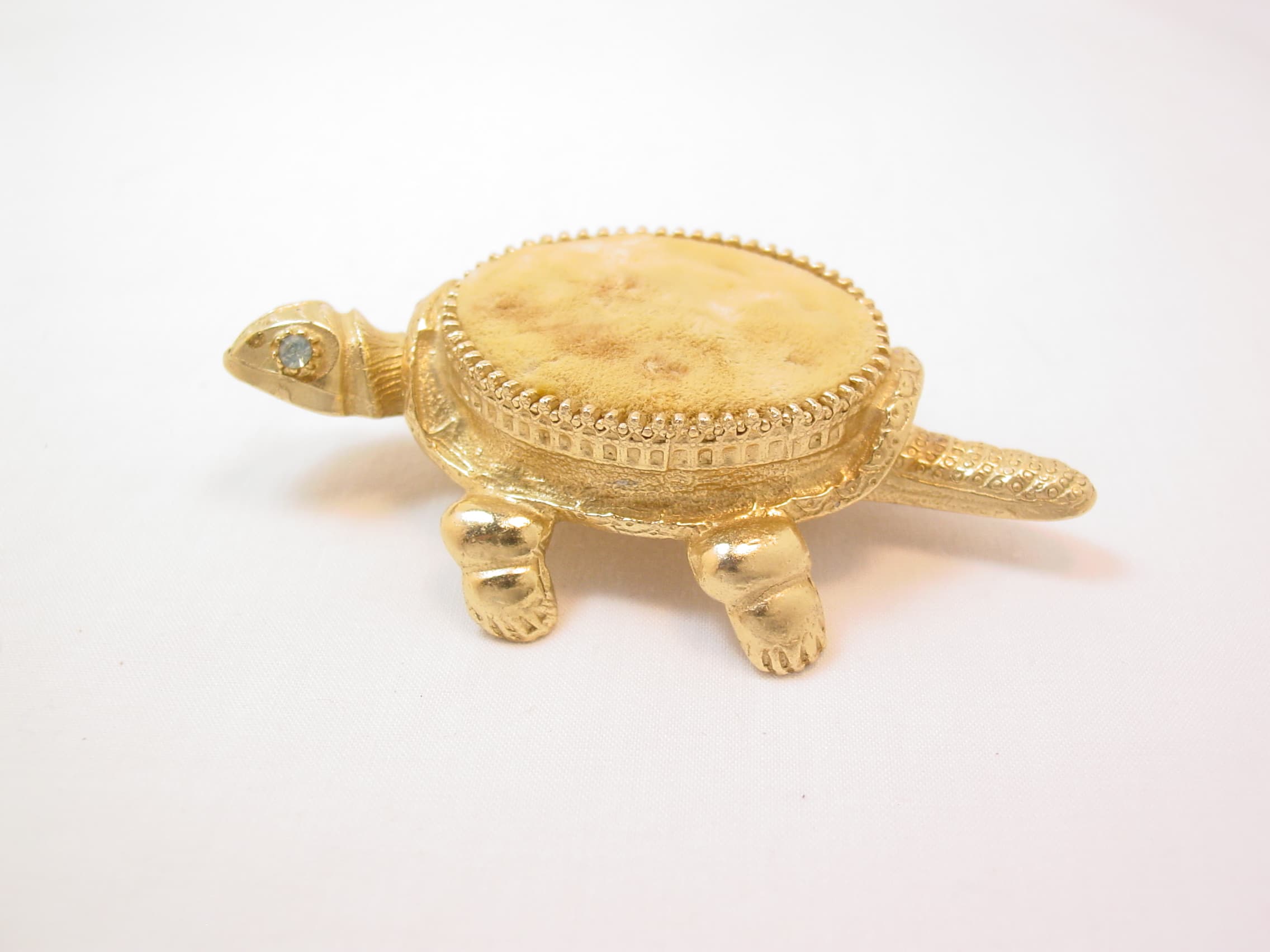 Blue-Eyed Florenza Turtle Pin Cushion - Image 4