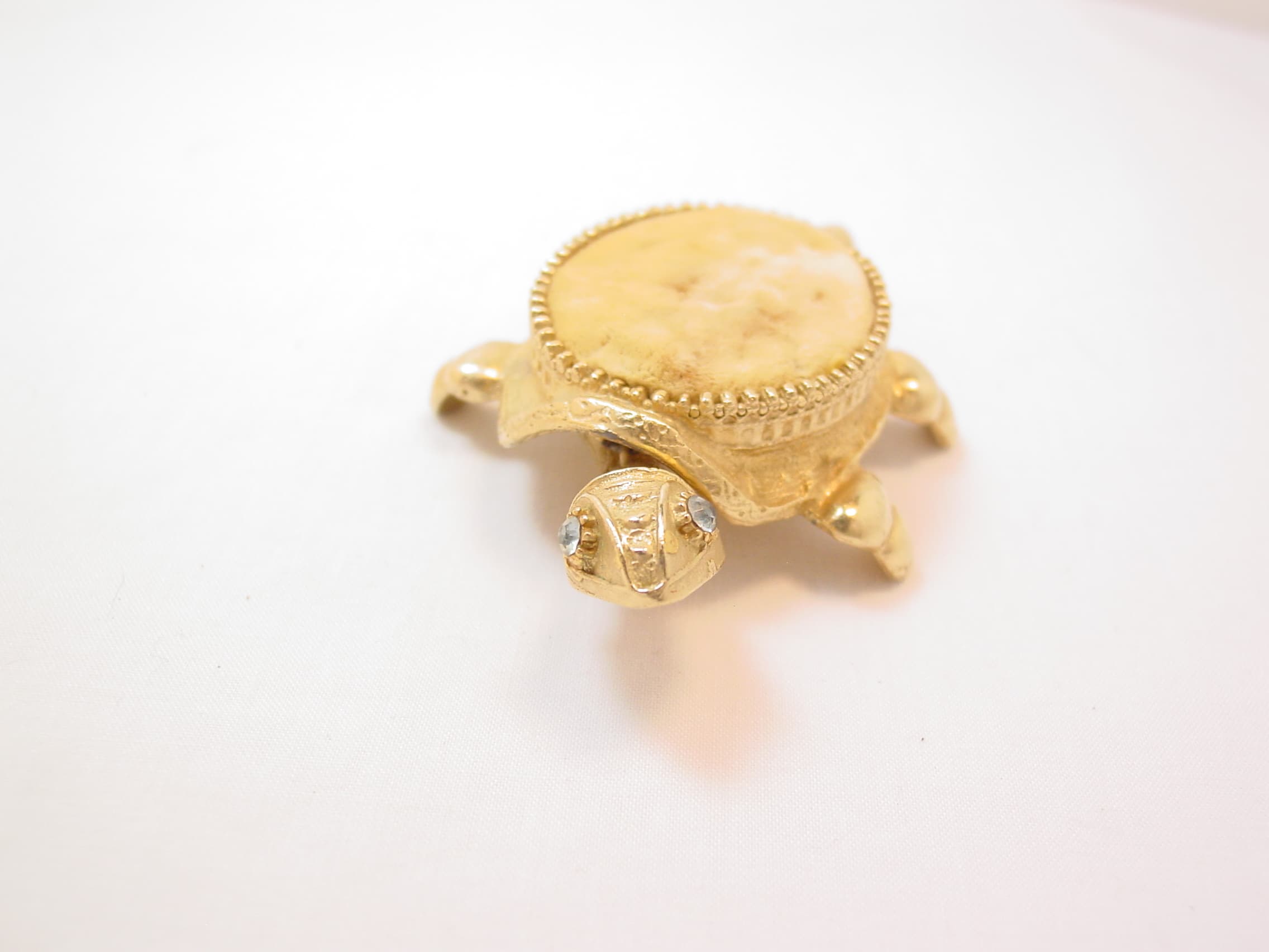 Blue-Eyed Florenza Turtle Pin Cushion - Image 5