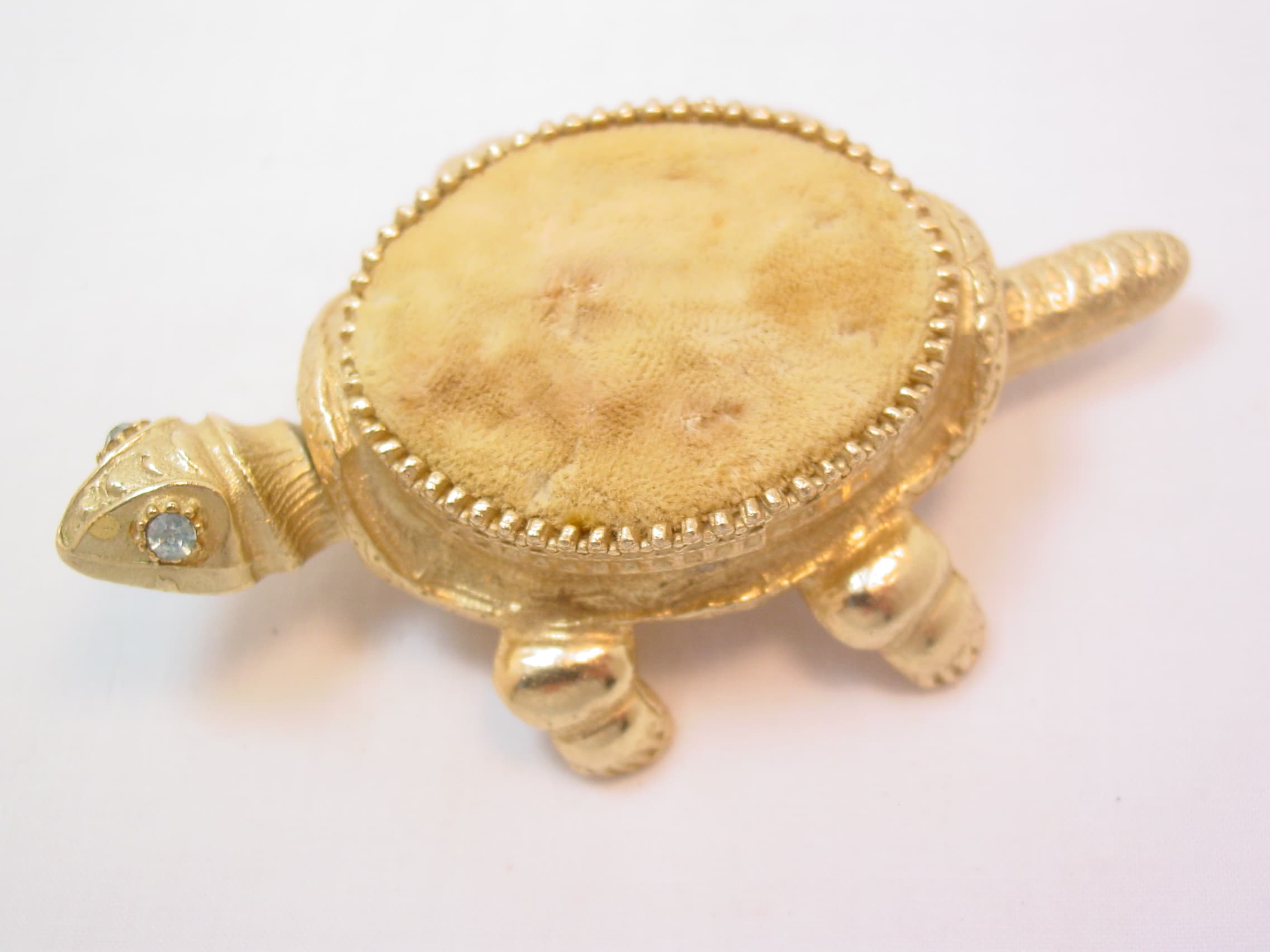 Blue-Eyed Florenza Turtle Pin Cushion - Image 8