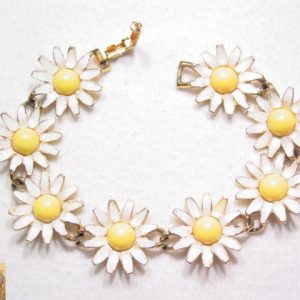 Daisy Chain Weiss Bracelet