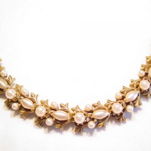 Heavy Goldtone and Imitation Pearl Florenza Bracelet