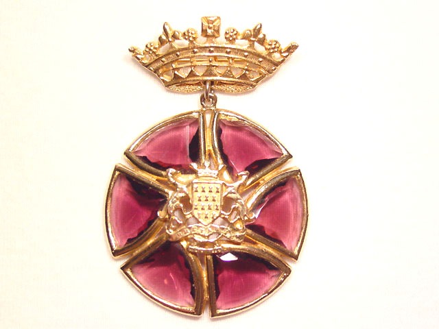 Royal Purple Crown Pin