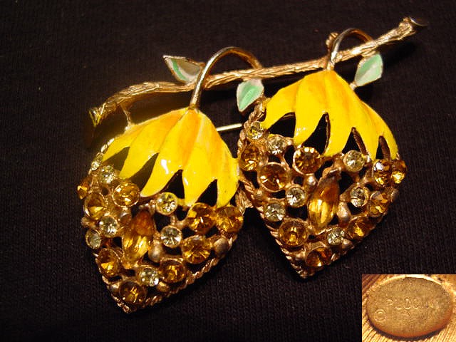 Puccini Fruit Pin