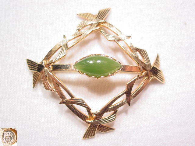 Square Pin with Jade Center