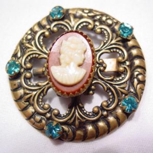 Filigree Round Cameo Pin