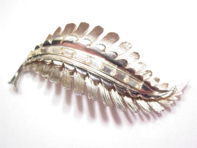 Silvertone and Rhinestone Pakula Leaf Pin