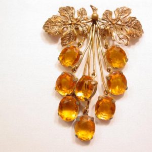 Dangling Topaz-Colored Grapes Pin